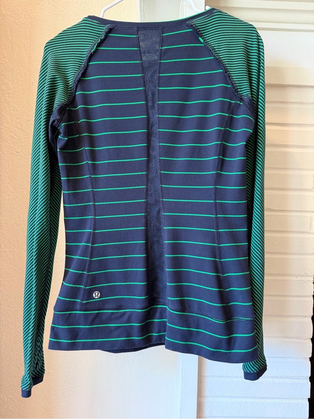 Lululemon Striped Long Sleeve Running Top Thumbhole Pullover Navy Green Size 6